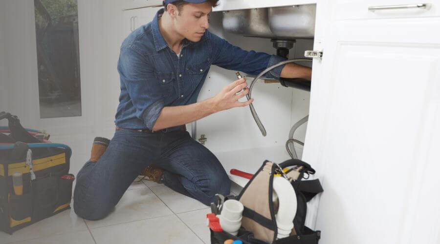 Expert burst pipe repair services in Plantersville, TX
